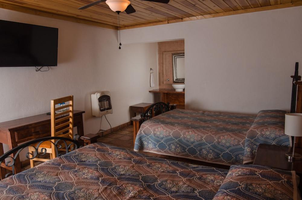 Hotel Cascada Inn Creel Exterior photo