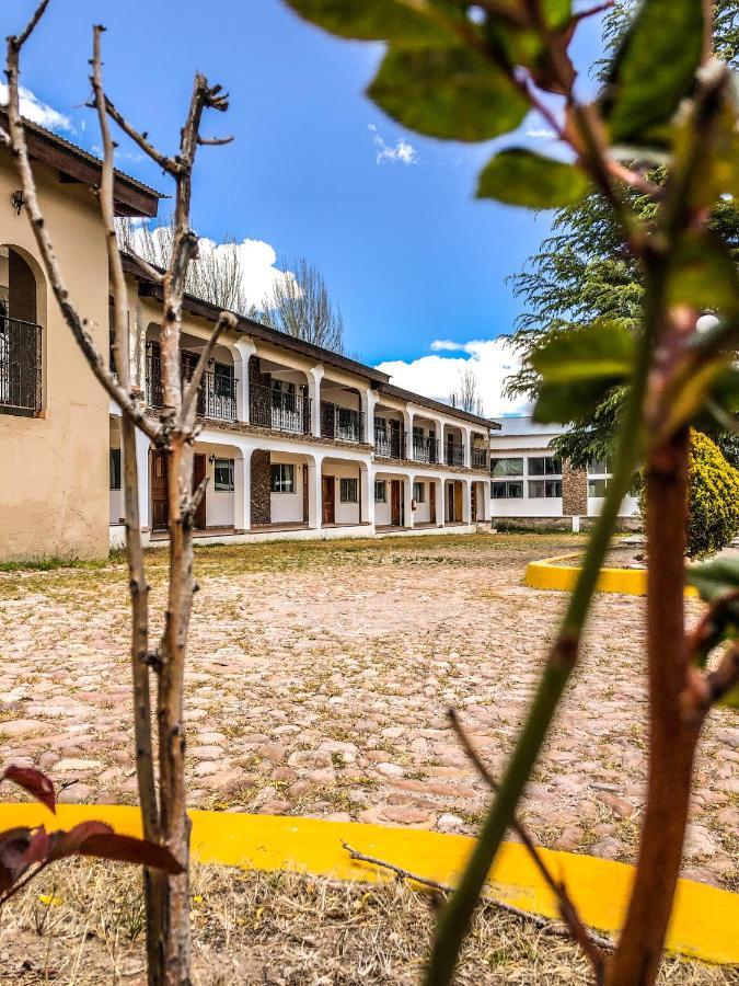 Hotel Cascada Inn Creel Exterior photo